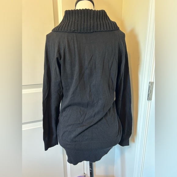 Black fold over crossover woven gold embellishment sweater - Picture 4 of 5